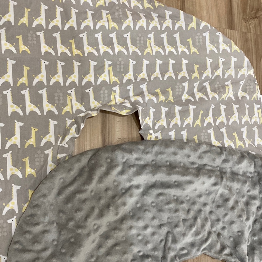 Boppy Pillow Covers - Pack of Two - Picture 2 of 3